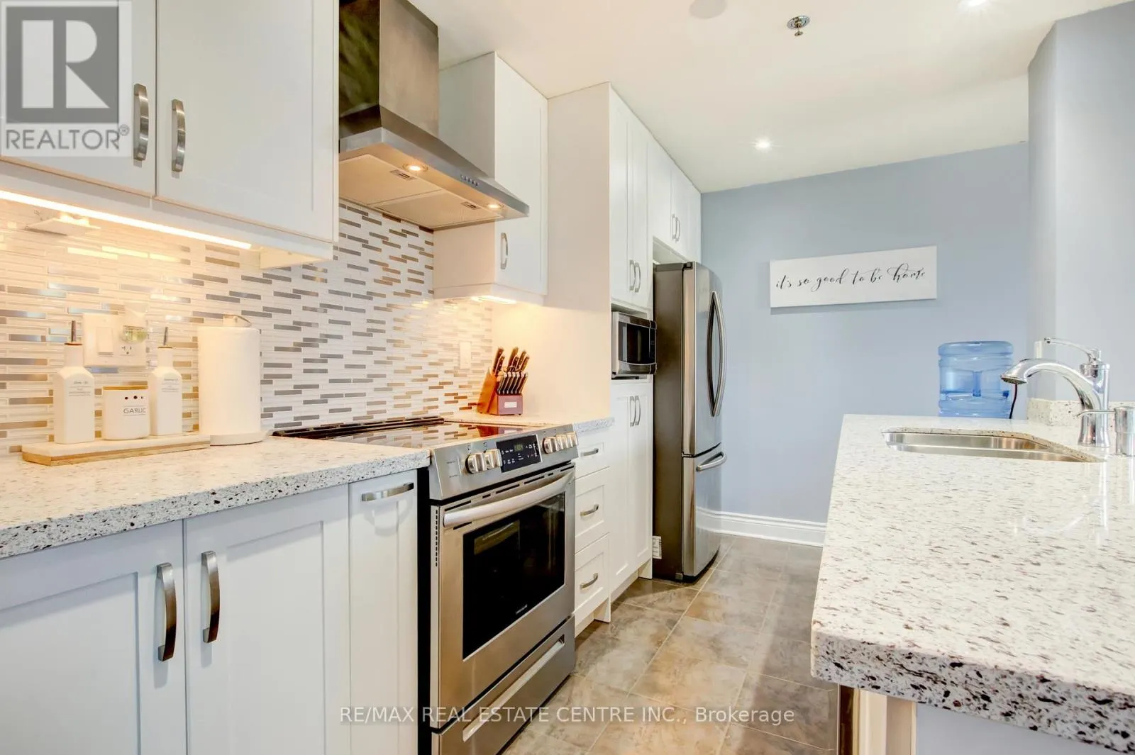 305 - 1419 COSTIGAN ROAD