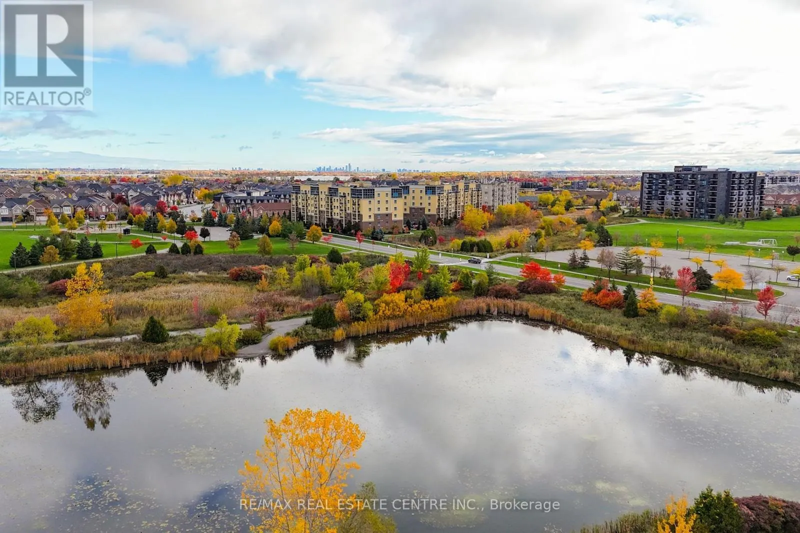 305 - 1419 COSTIGAN ROAD