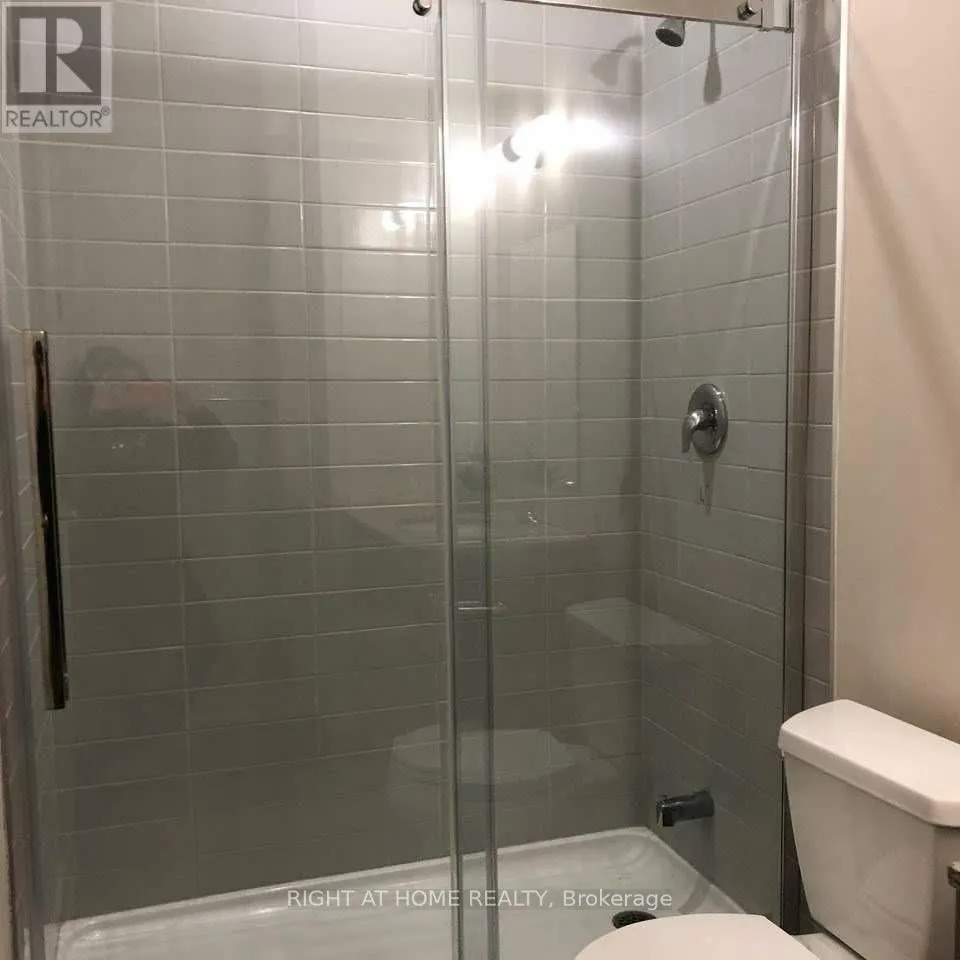 116 - 4040 UPPER MIDDLE ROAD