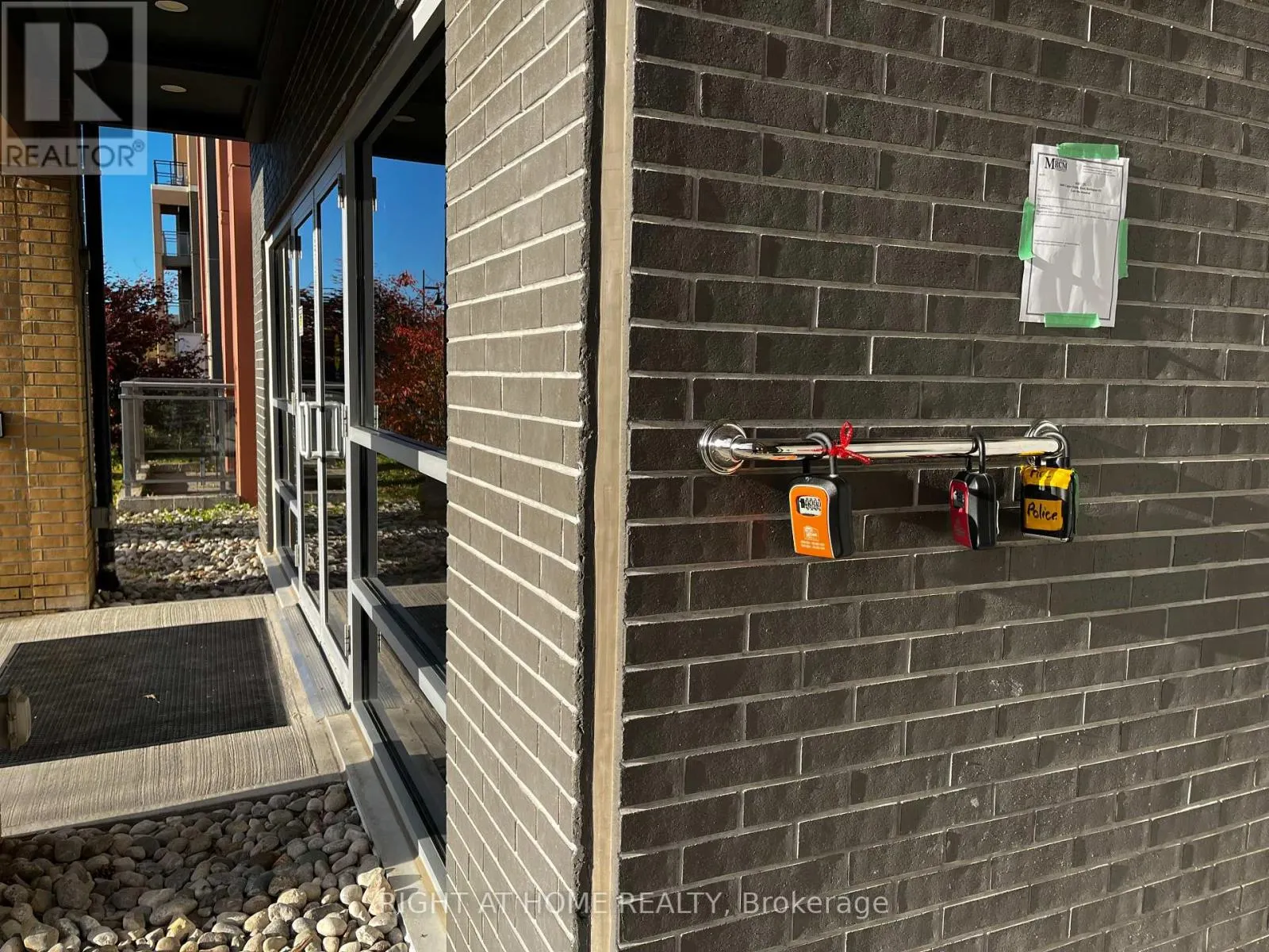 116 - 4040 UPPER MIDDLE ROAD