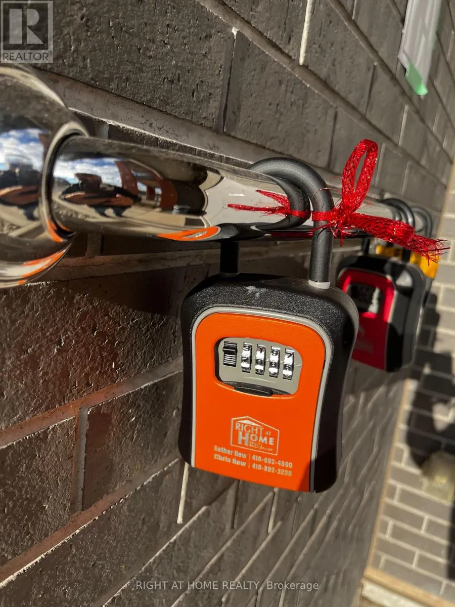 116 - 4040 UPPER MIDDLE ROAD