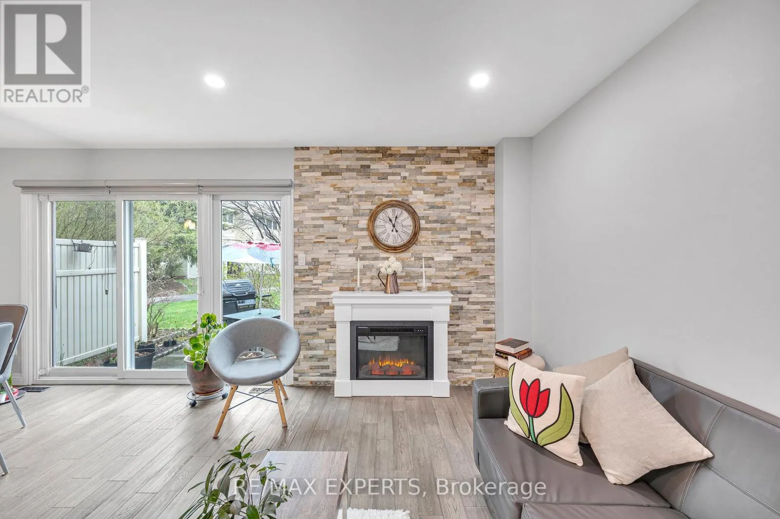 55 - 2676 FOLKWAY DRIVE NW