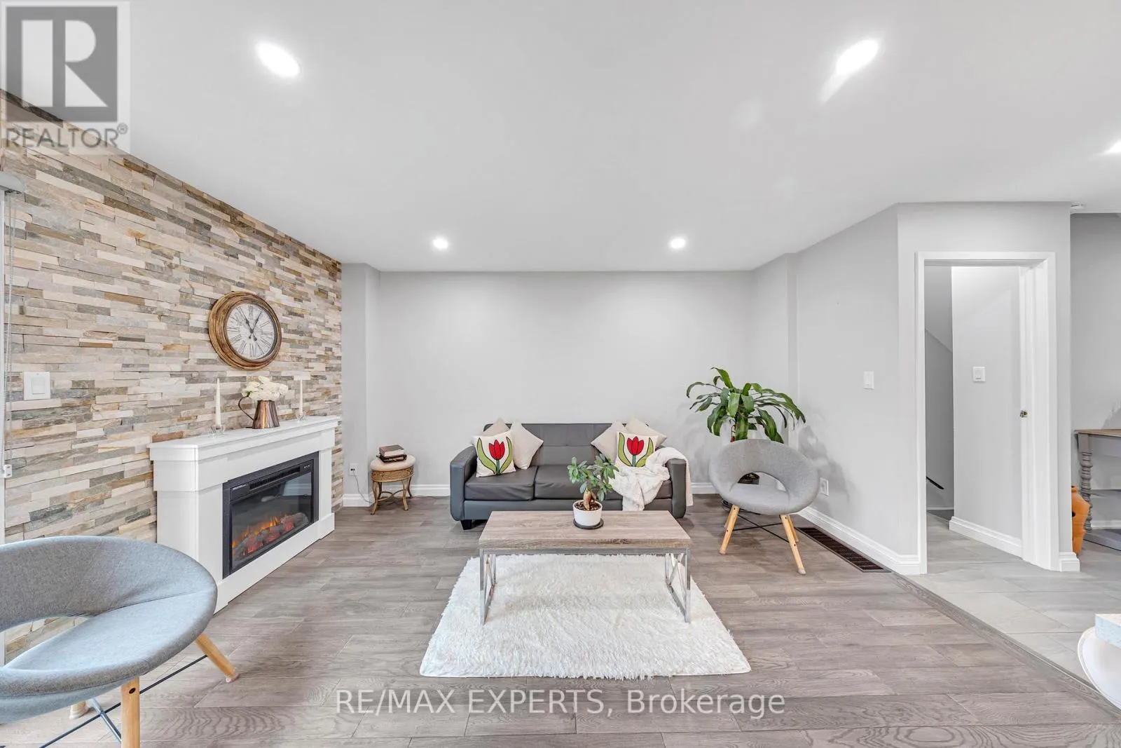 55 - 2676 FOLKWAY DRIVE NW