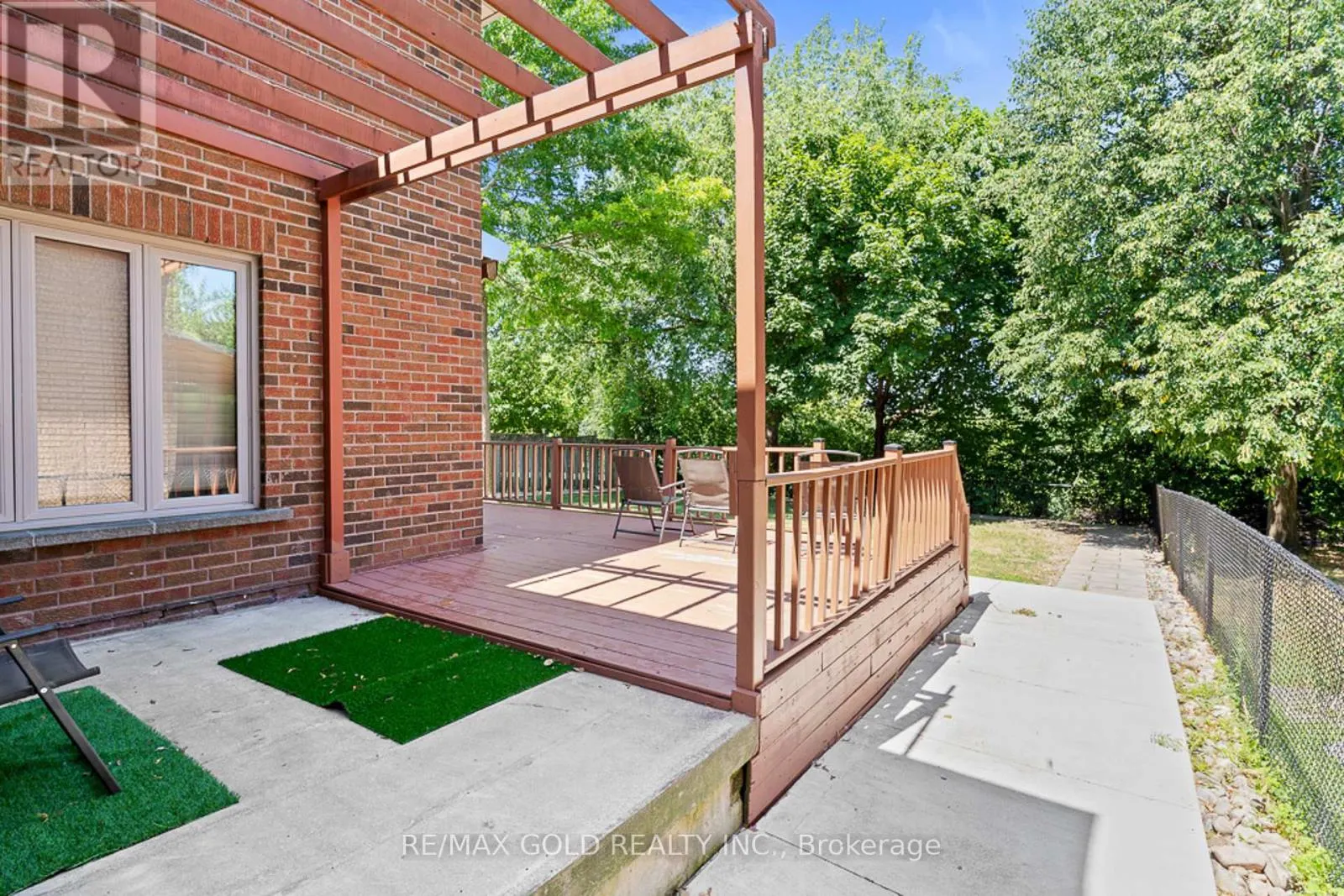 20 MOUNTAINBERRY ROAD