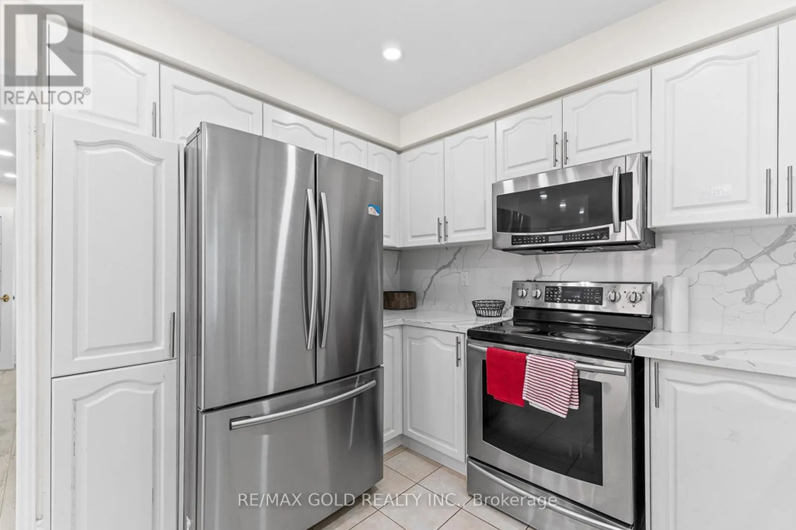 20 MOUNTAINBERRY ROAD