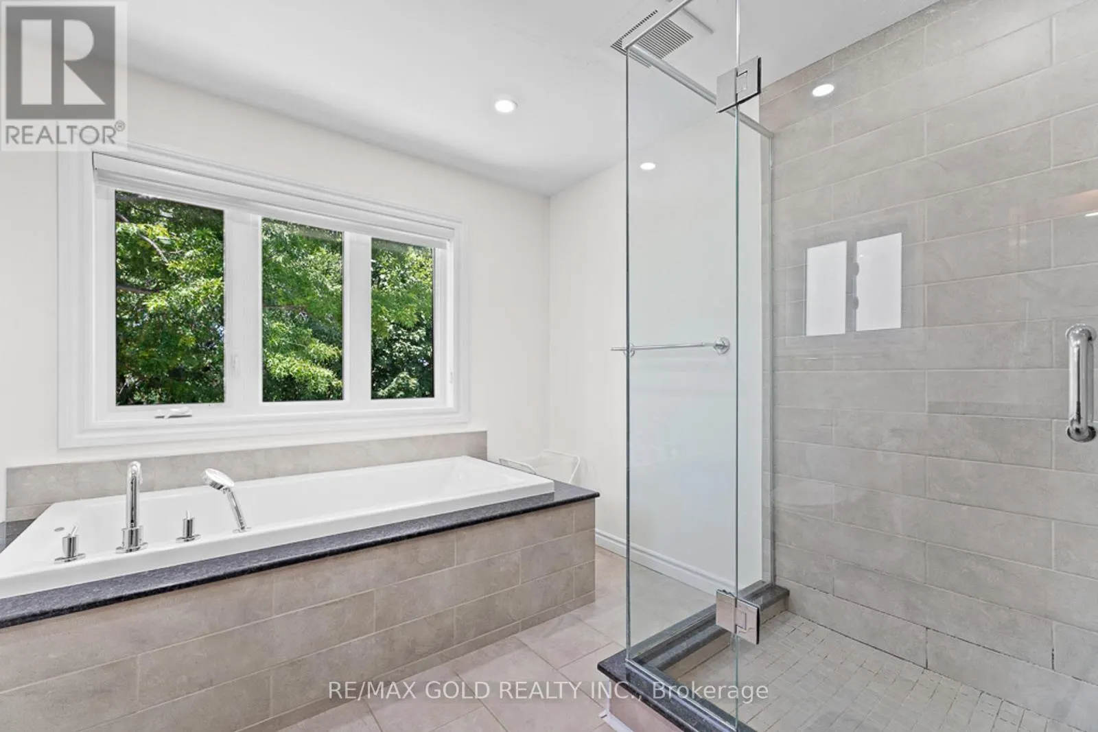 20 MOUNTAINBERRY ROAD