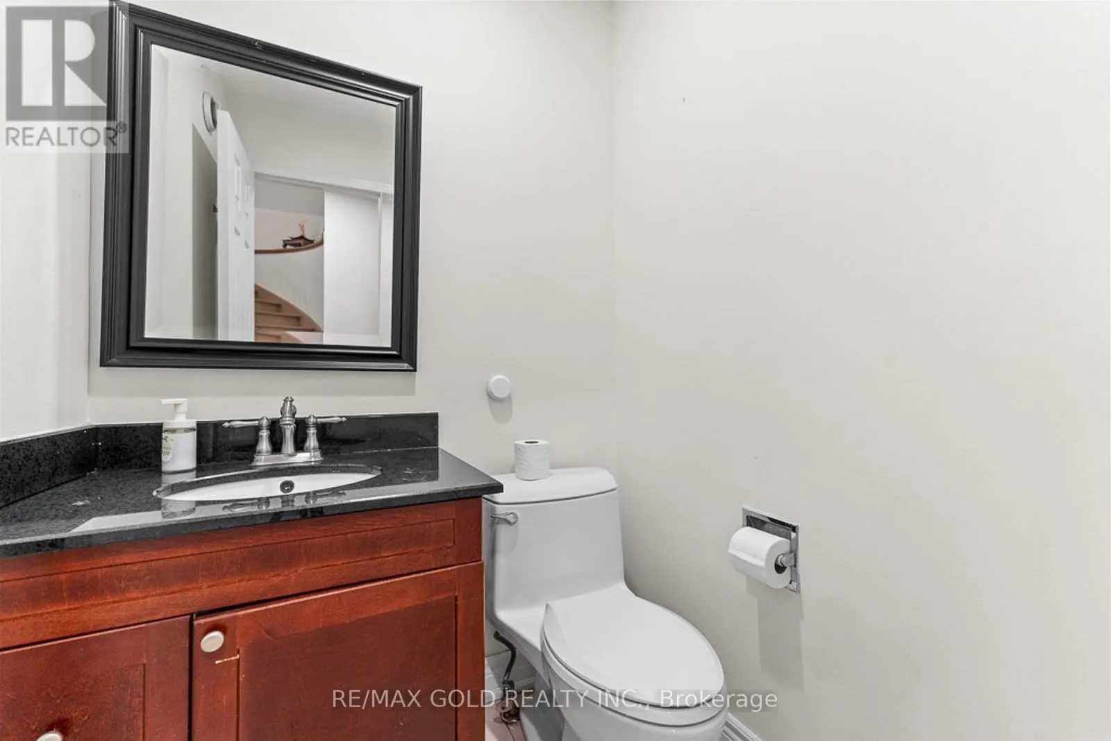 20 MOUNTAINBERRY ROAD