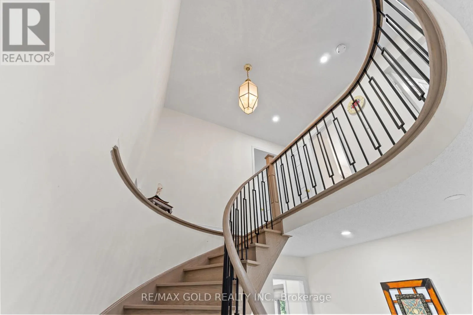 20 MOUNTAINBERRY ROAD