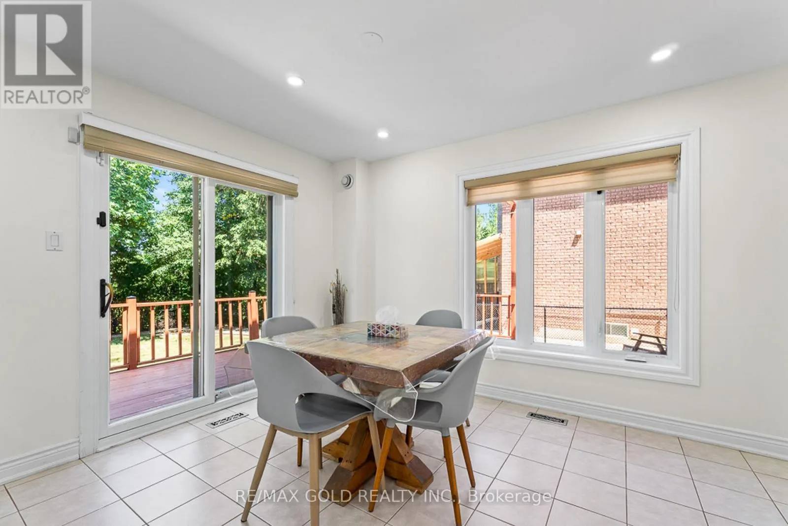 20 MOUNTAINBERRY ROAD