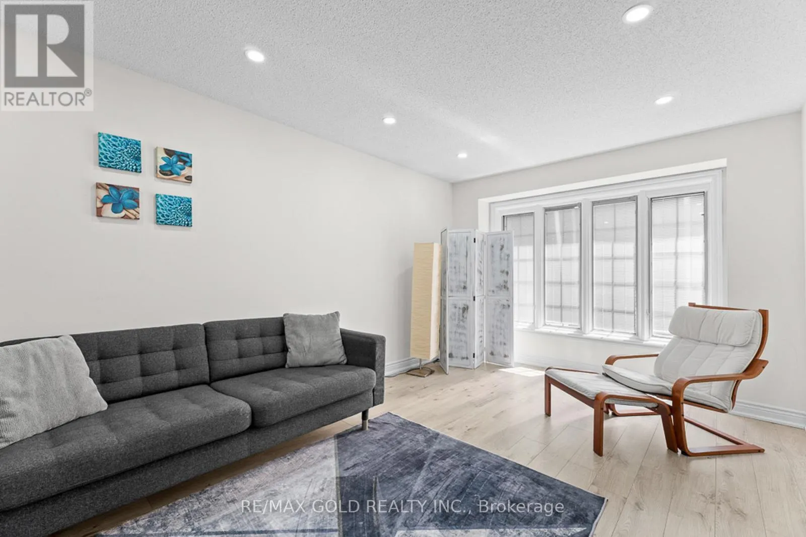 20 MOUNTAINBERRY ROAD