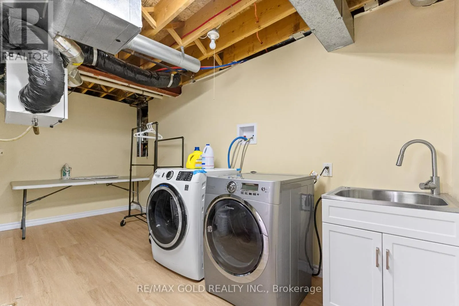 20 MOUNTAINBERRY ROAD