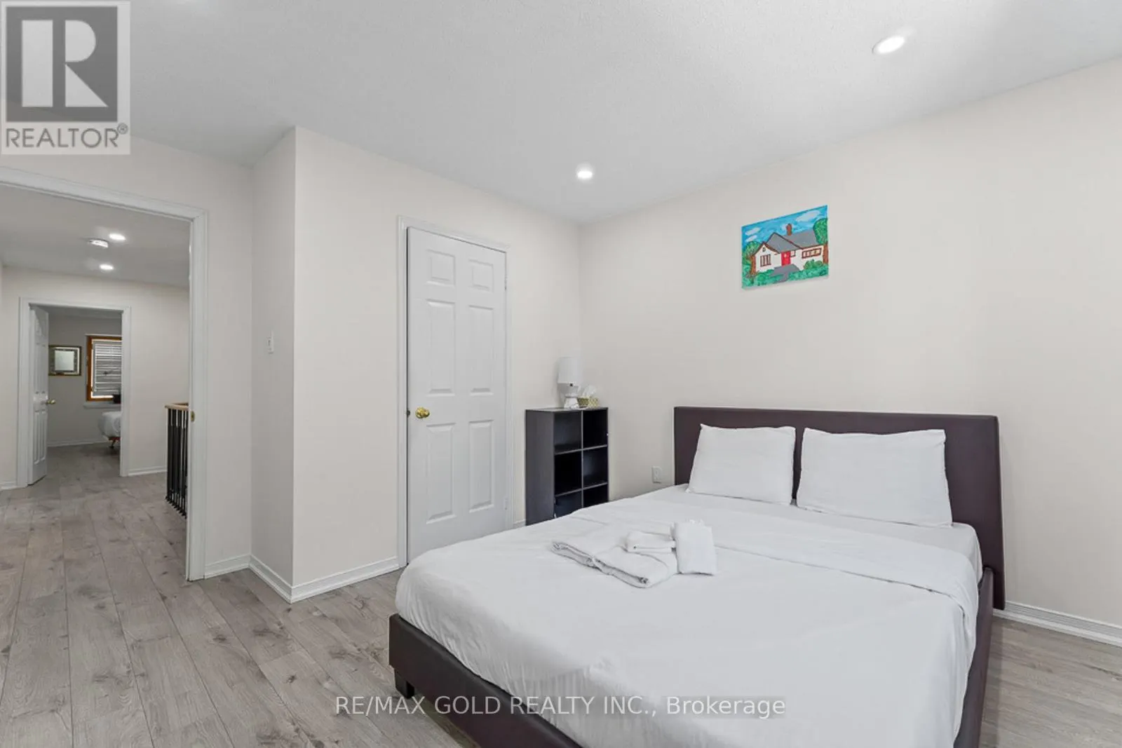 20 MOUNTAINBERRY ROAD