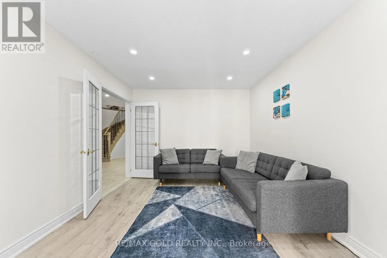 20 MOUNTAINBERRY ROAD