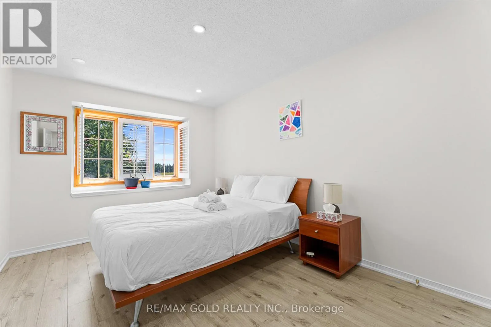 20 MOUNTAINBERRY ROAD