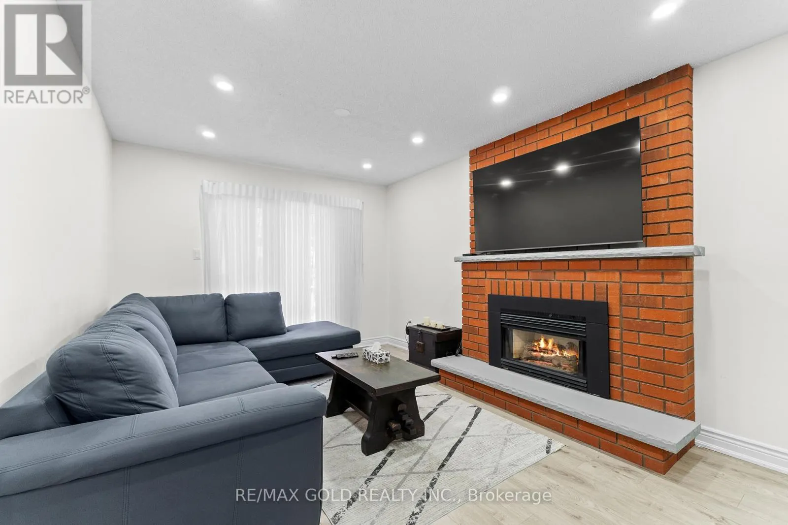 20 MOUNTAINBERRY ROAD