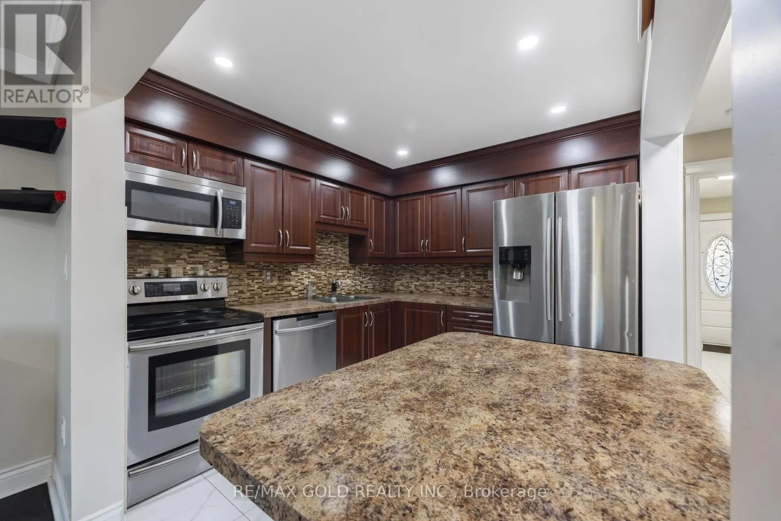 63 MOUNT FUJI CRESCENT