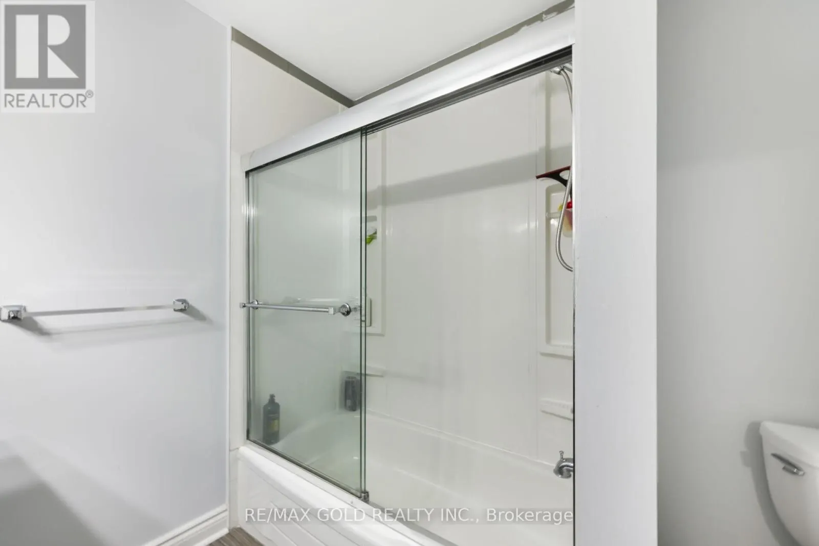 63 MOUNT FUJI CRESCENT