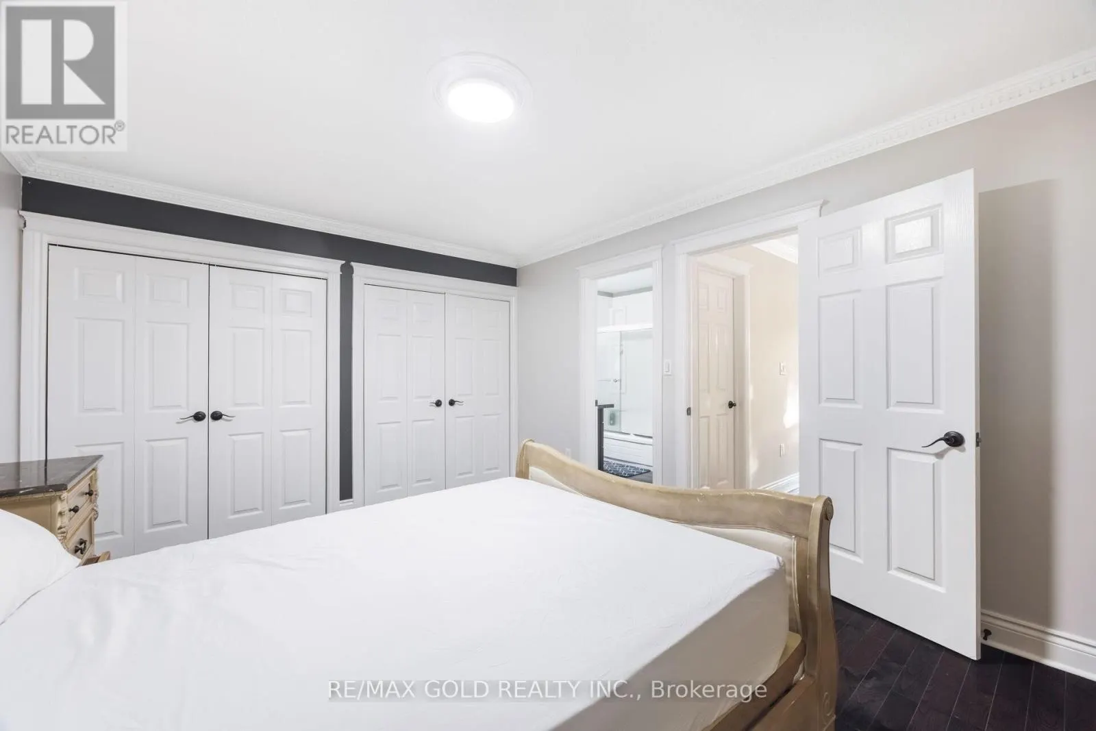 63 MOUNT FUJI CRESCENT