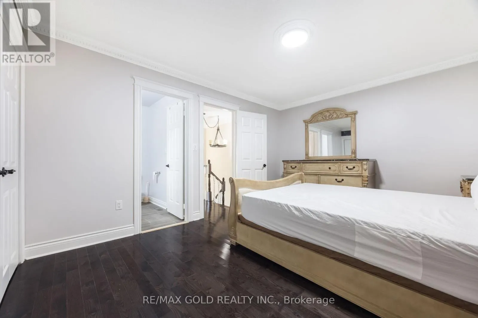 63 MOUNT FUJI CRESCENT