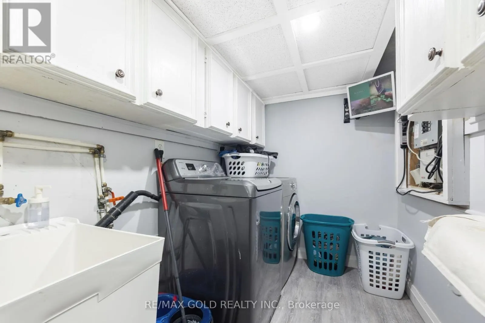 63 MOUNT FUJI CRESCENT