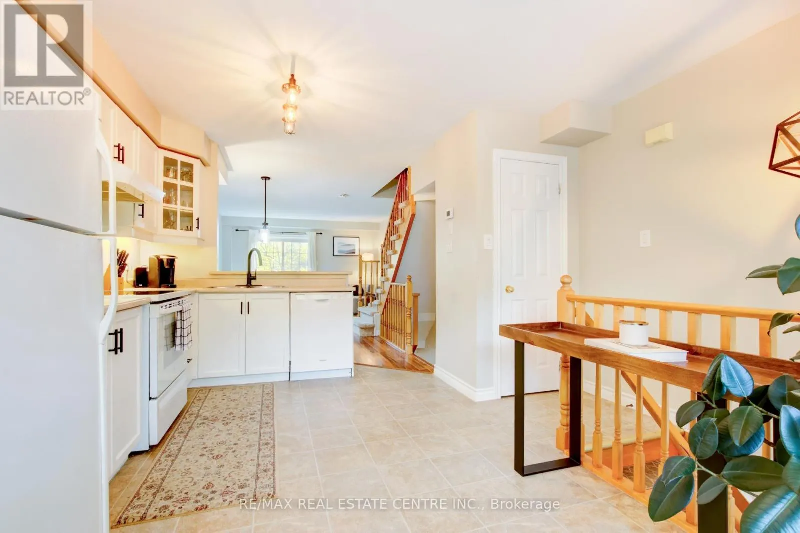 82 - 3480 UPPER MIDDLE ROAD