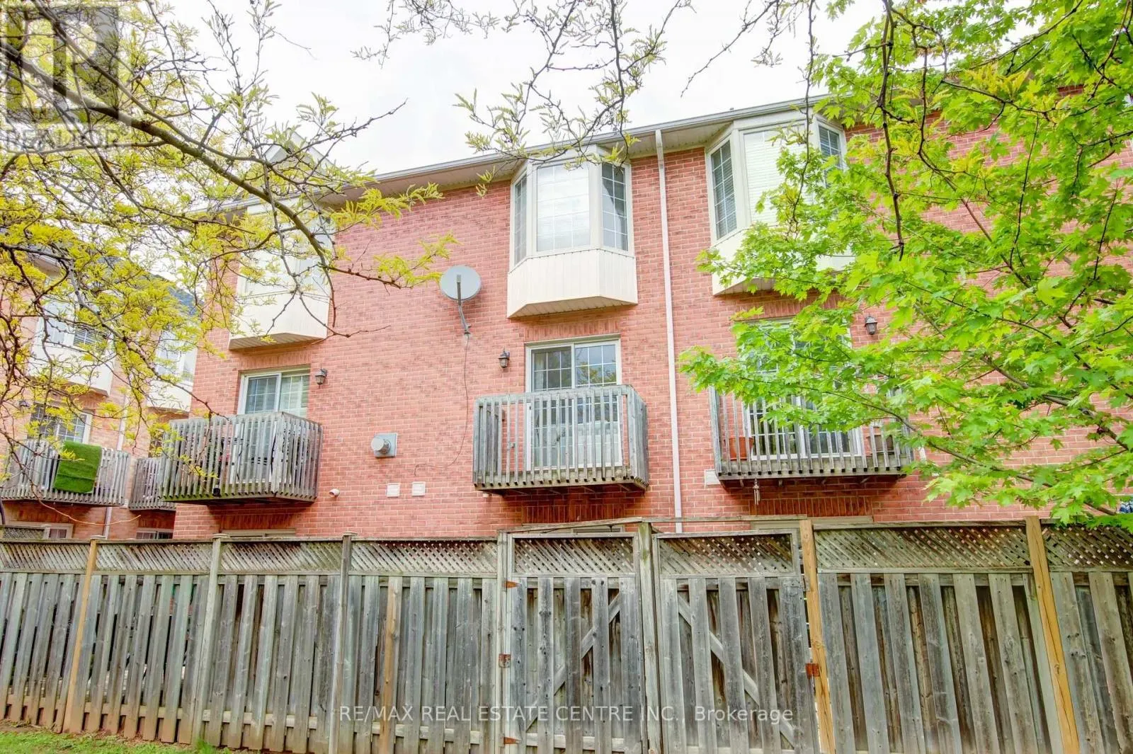 82 - 3480 UPPER MIDDLE ROAD