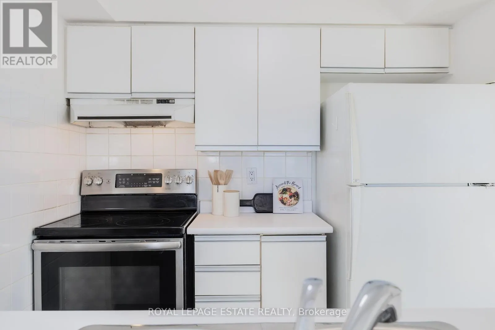 1903 - 3 HICKORY TREE ROAD