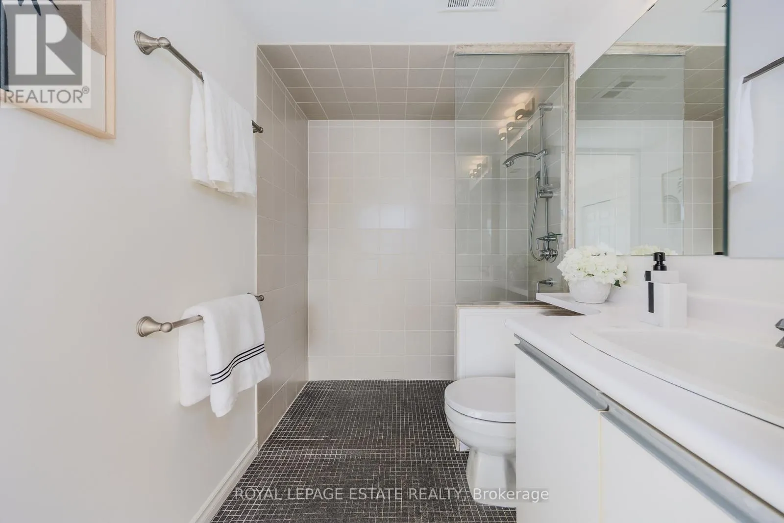 1903 - 3 HICKORY TREE ROAD