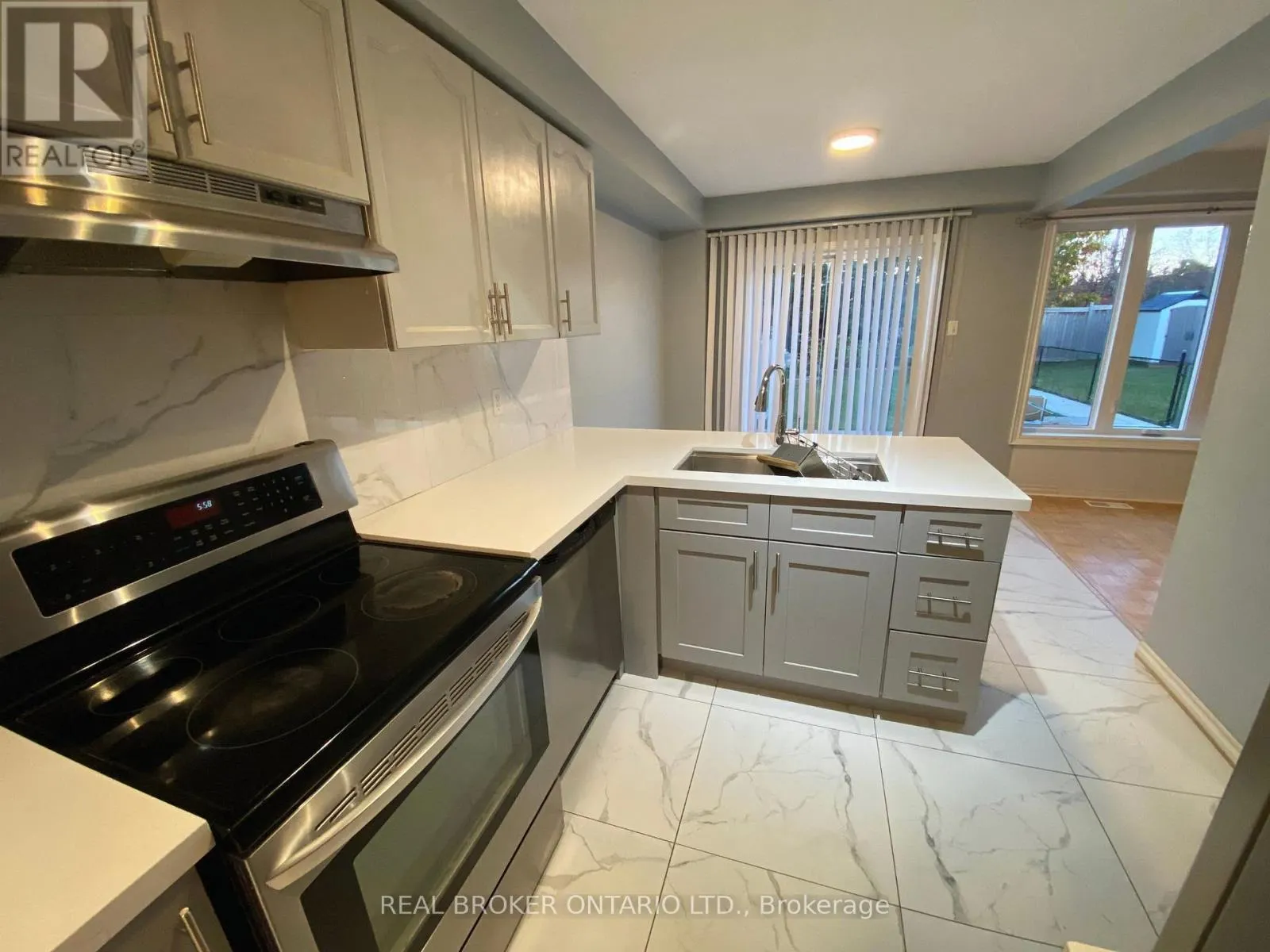 MAIN UNIT - 80 REDFINCH WAY