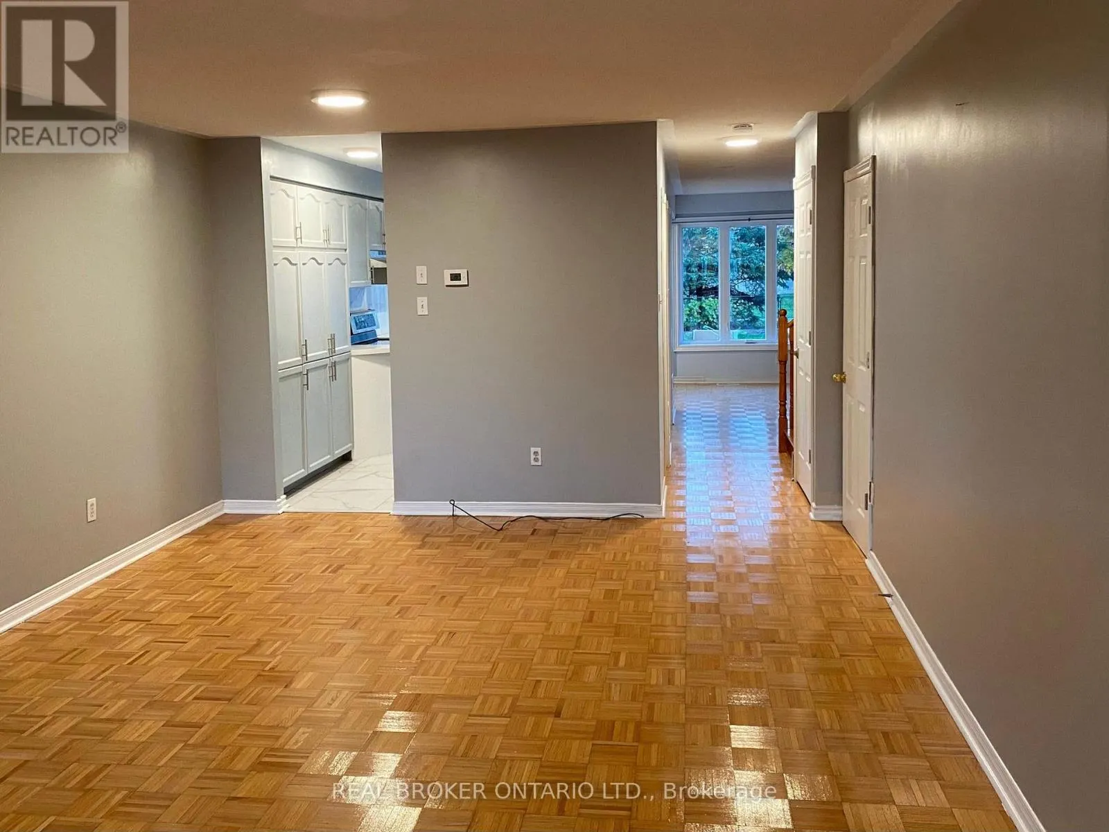 MAIN UNIT - 80 REDFINCH WAY