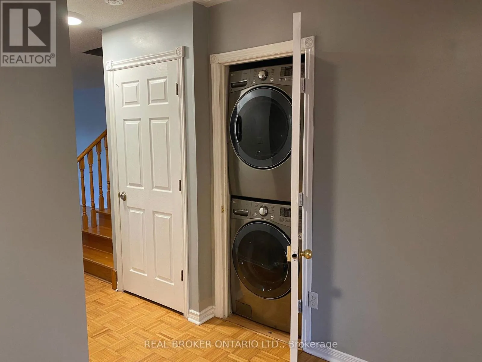 MAIN UNIT - 80 REDFINCH WAY