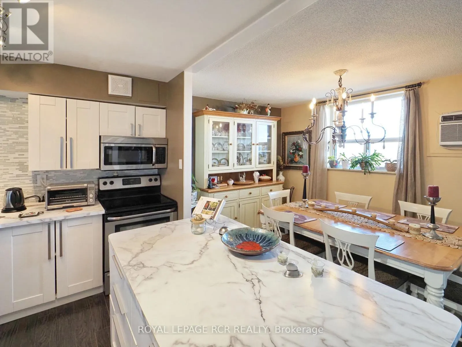 1003 - 3533 DERRY ROAD E