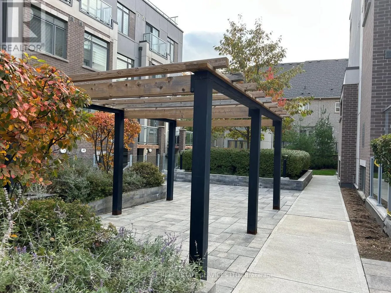 347 - 3066 SIXTH LINE