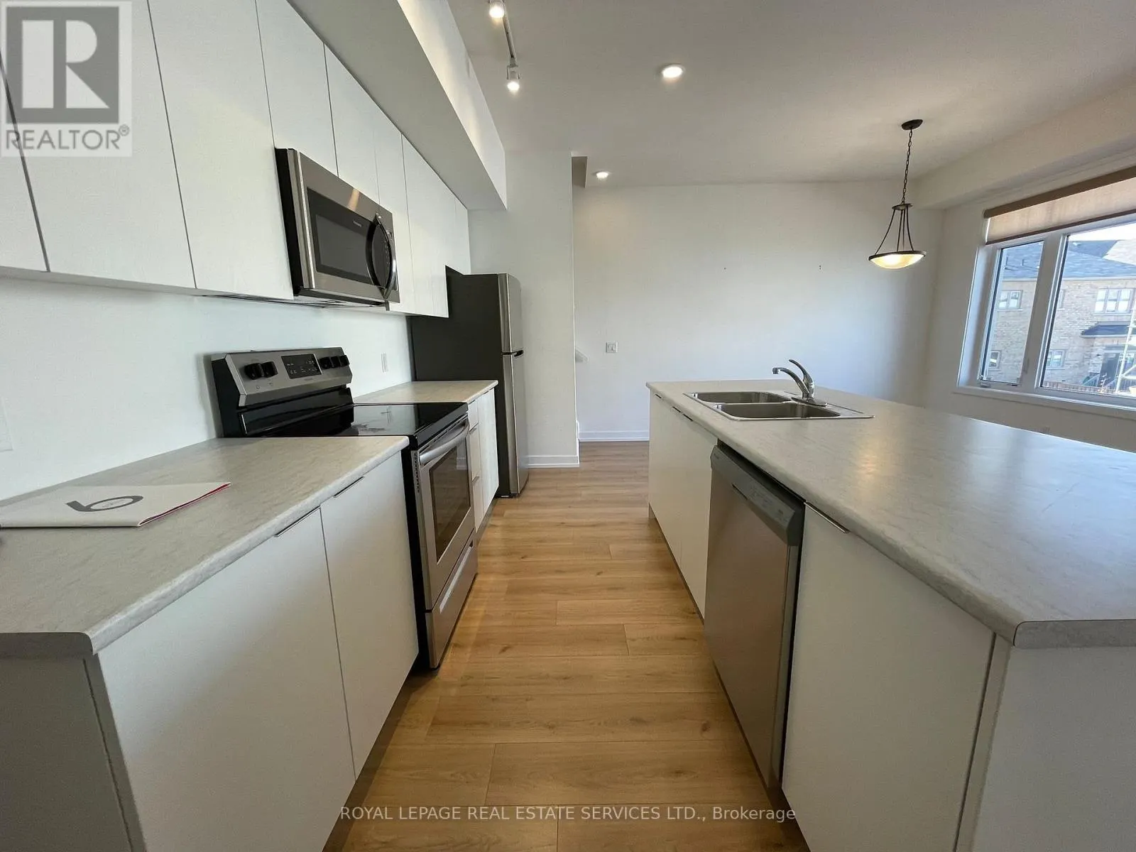 347 - 3066 SIXTH LINE