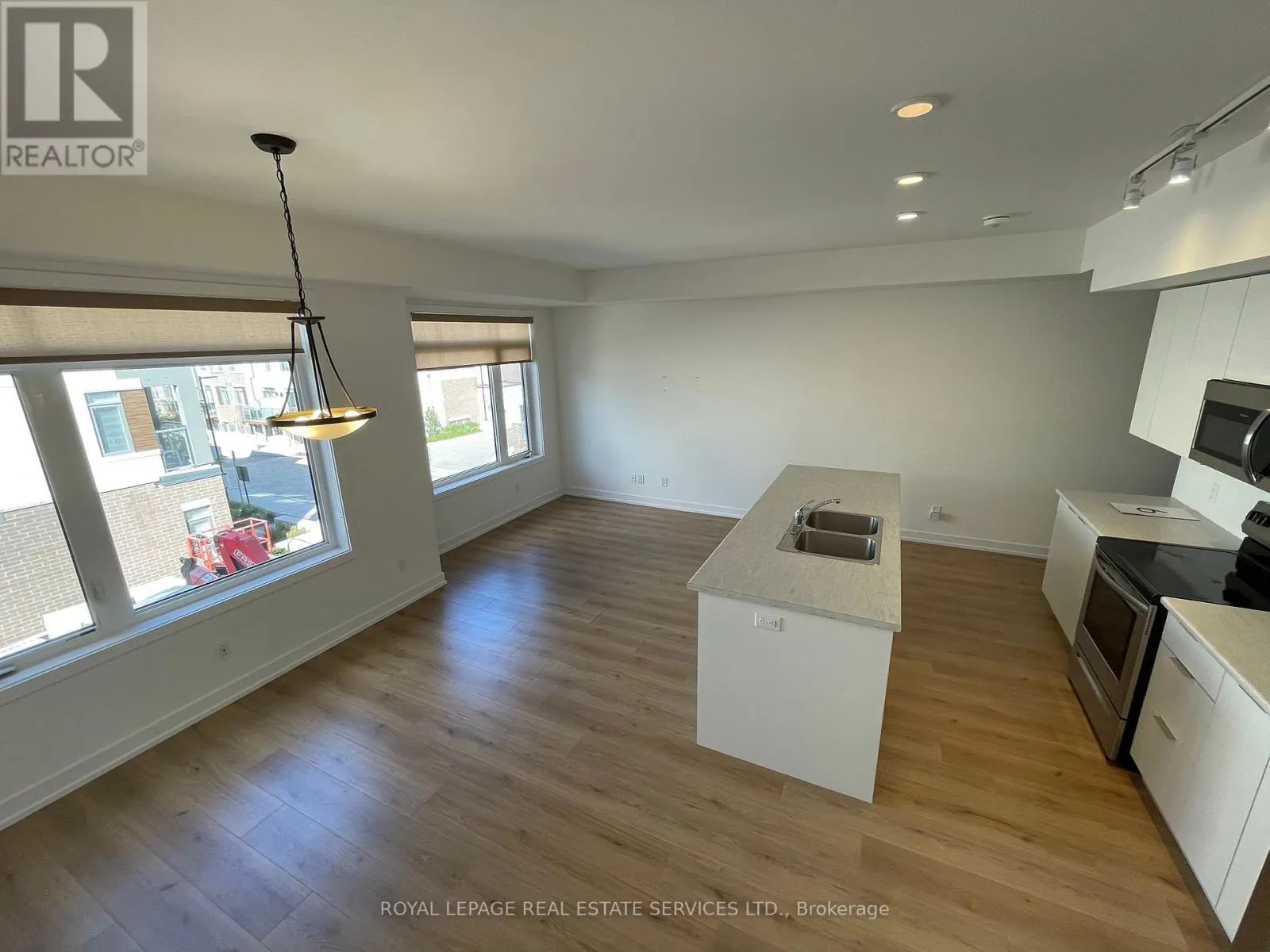 347 - 3066 SIXTH LINE