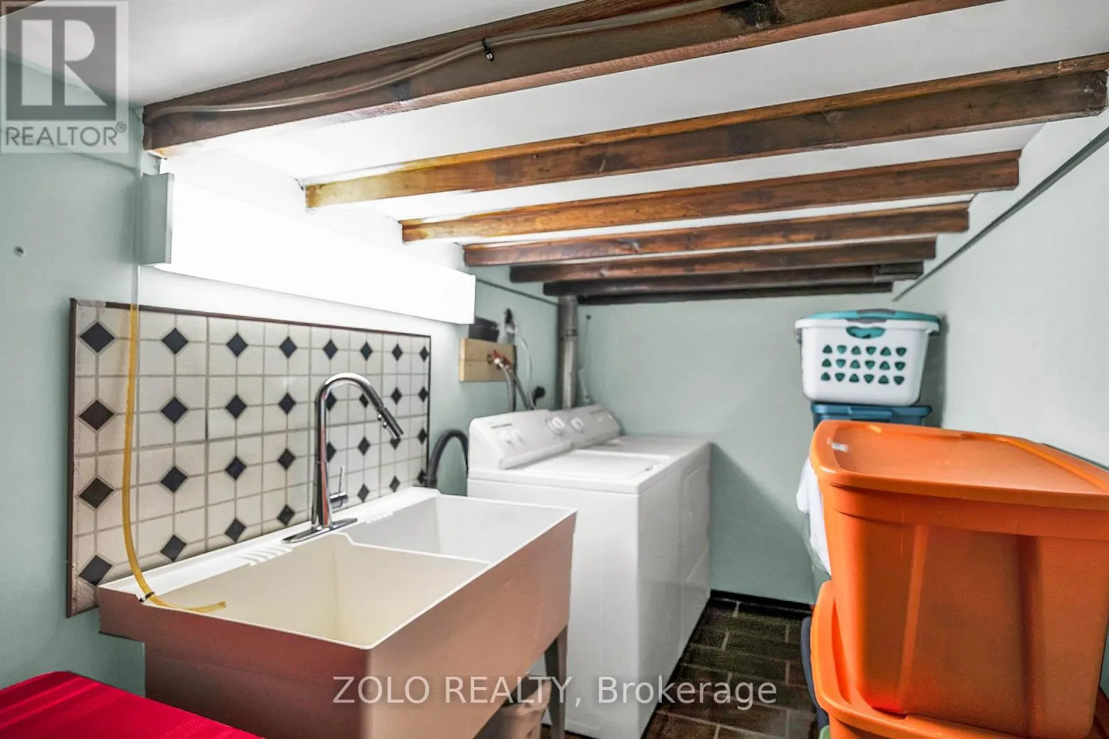 129 FOLKSTONE CRESCENT