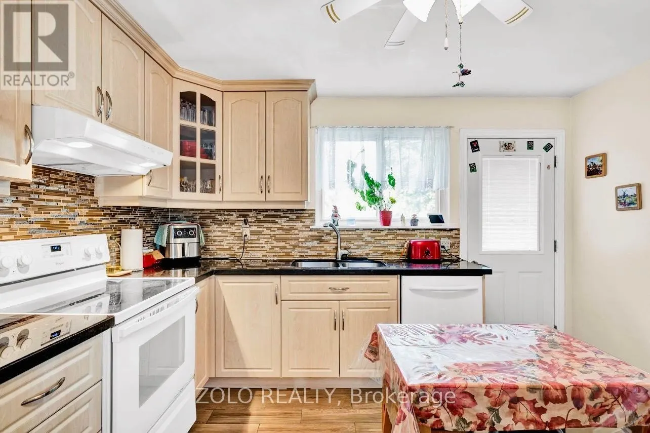 129 FOLKSTONE CRESCENT