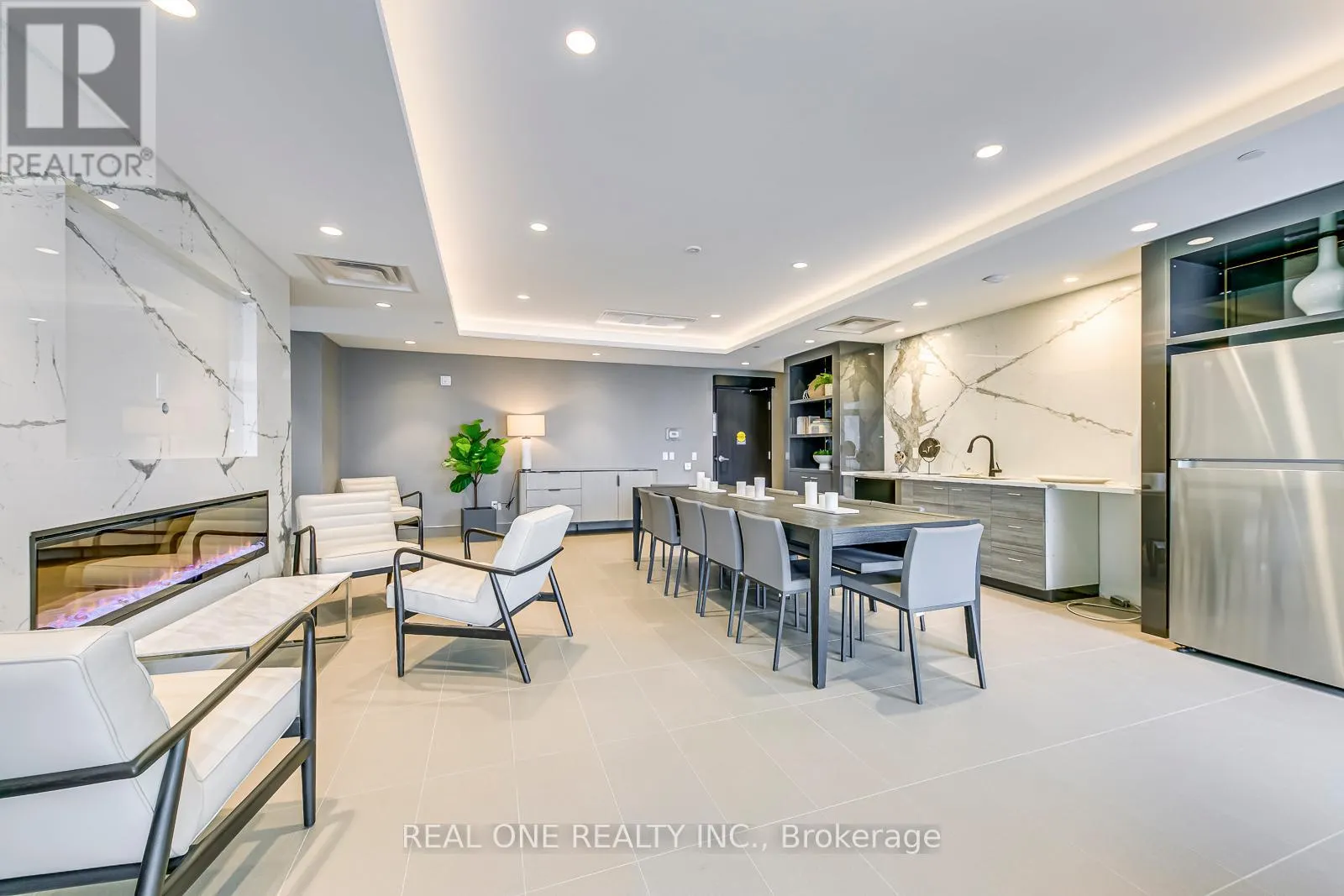 319 - 460 GORDON KRANTZ AVENUE