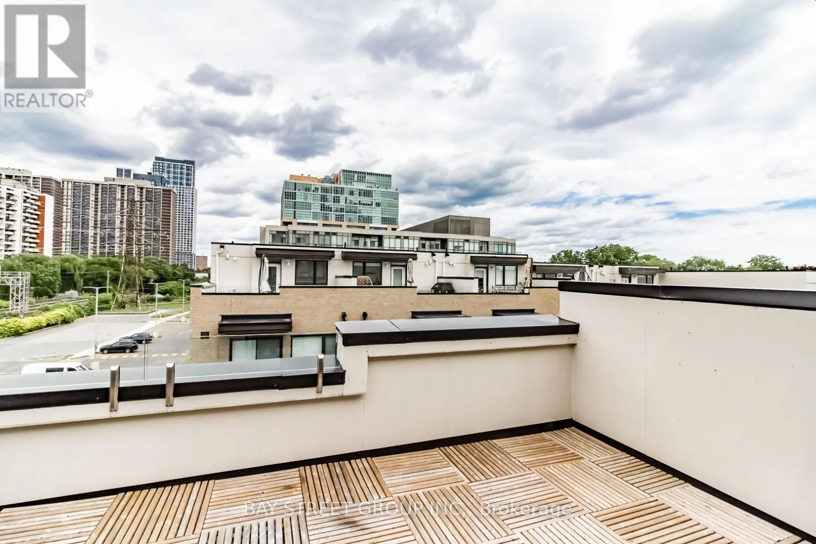 99 - 32 FIELDWAY ROAD