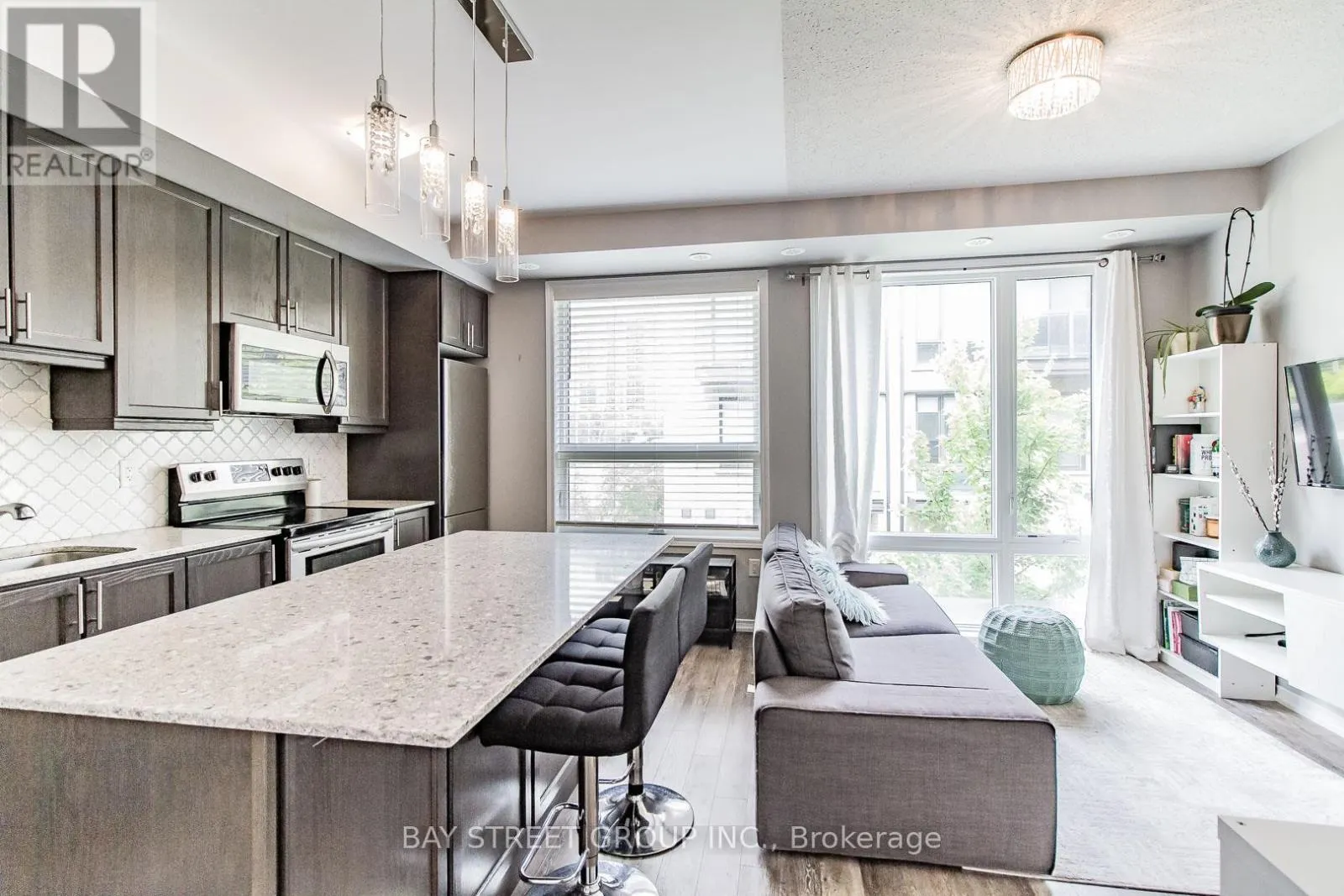 99 - 32 FIELDWAY ROAD