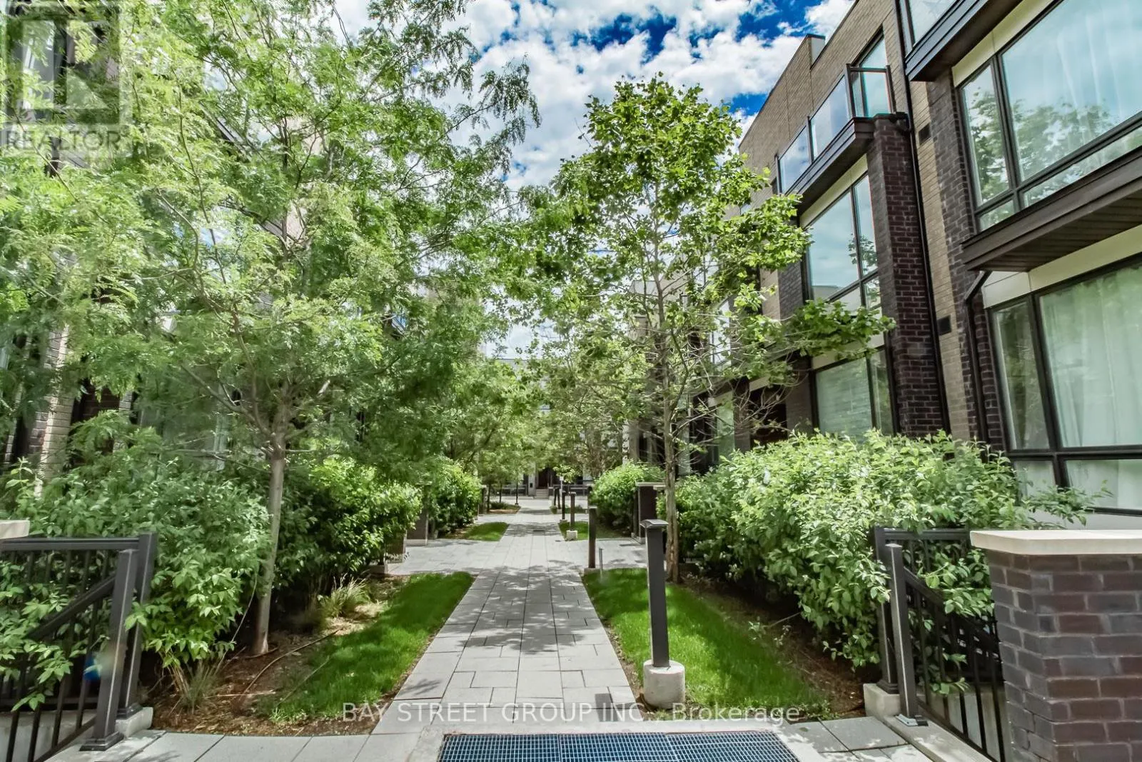 99 - 32 FIELDWAY ROAD