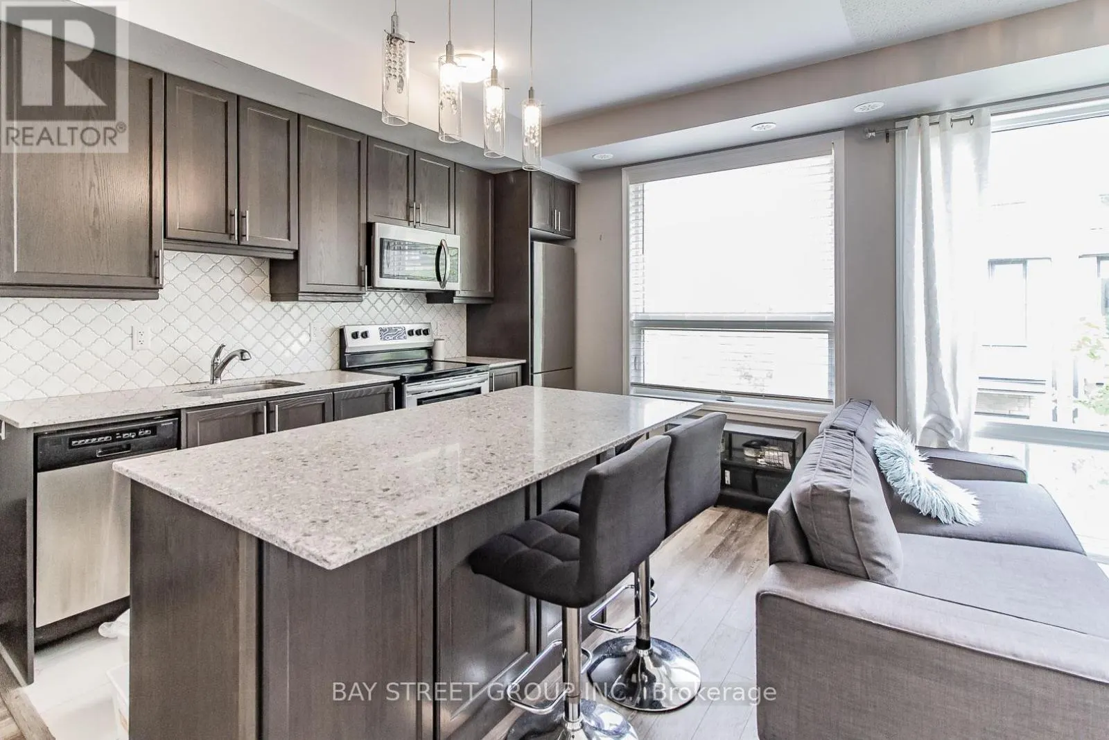 99 - 32 FIELDWAY ROAD