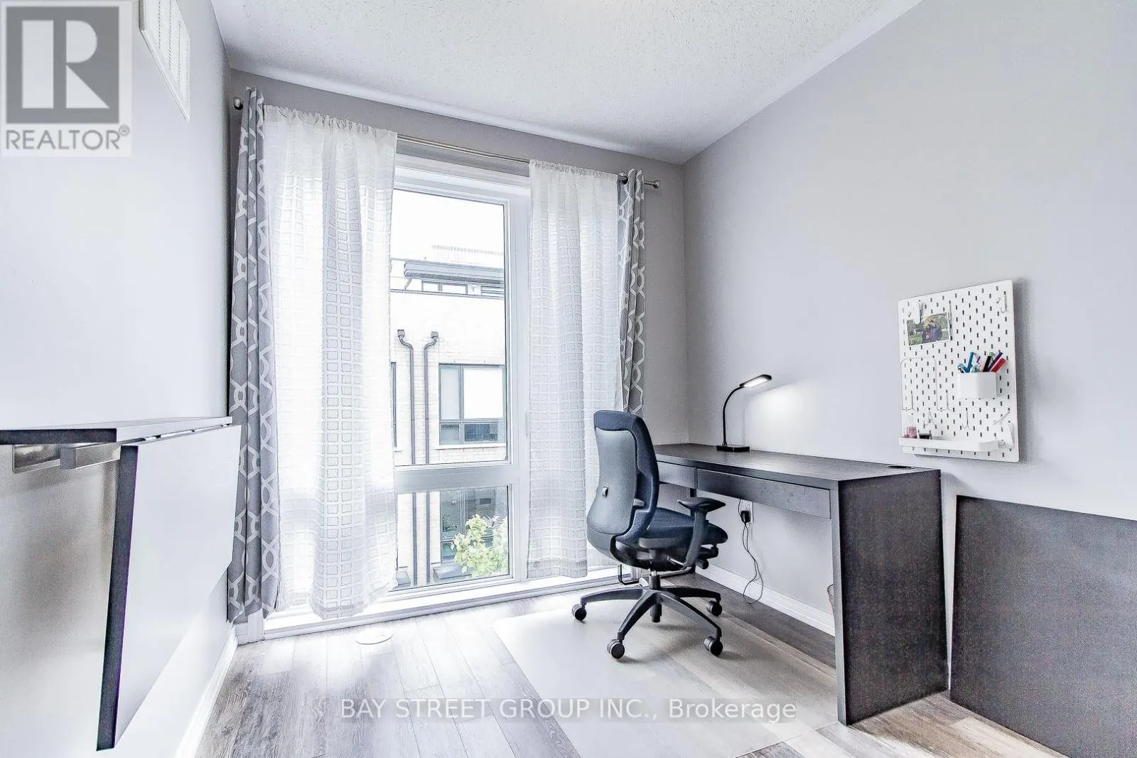 99 - 32 FIELDWAY ROAD