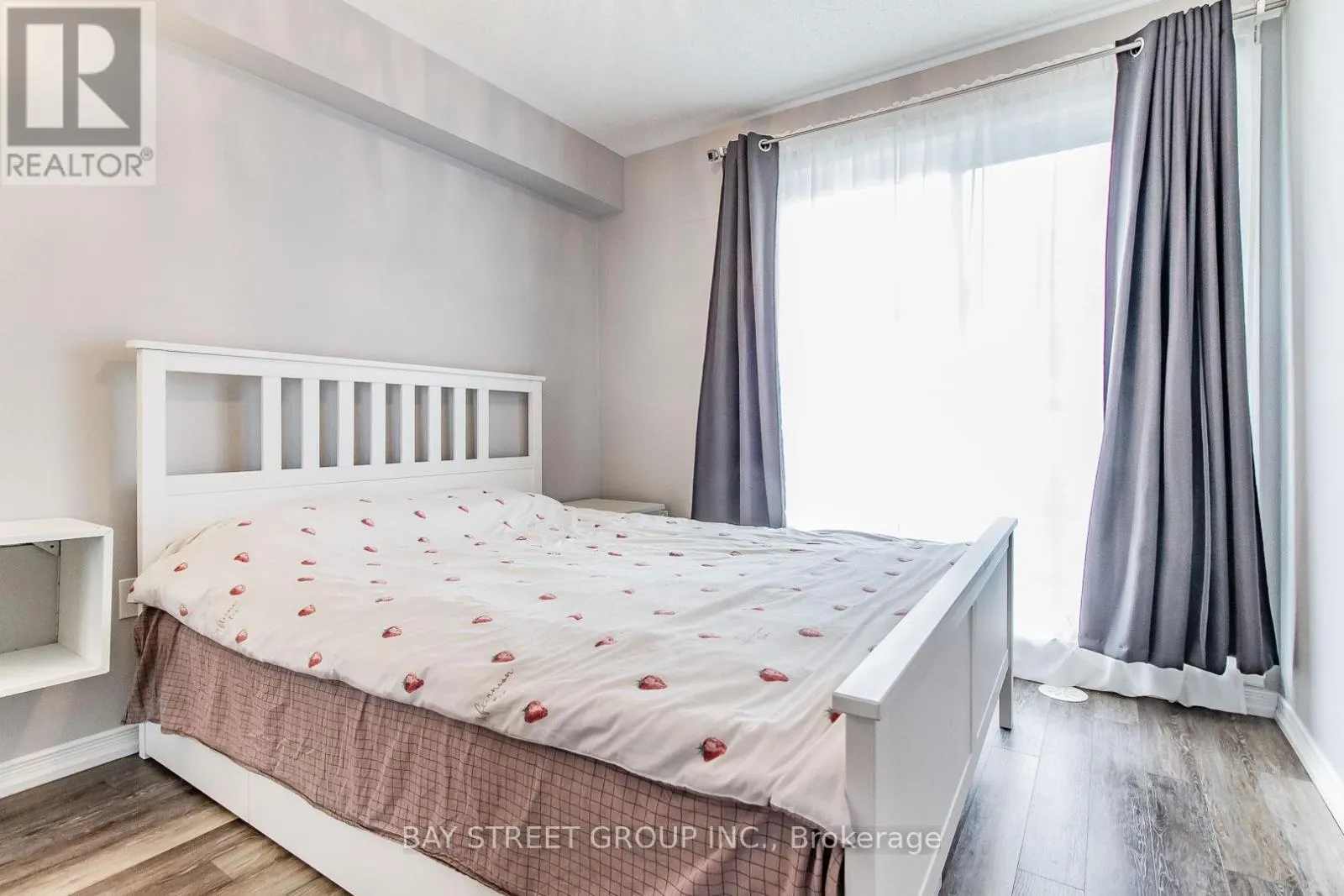 99 - 32 FIELDWAY ROAD