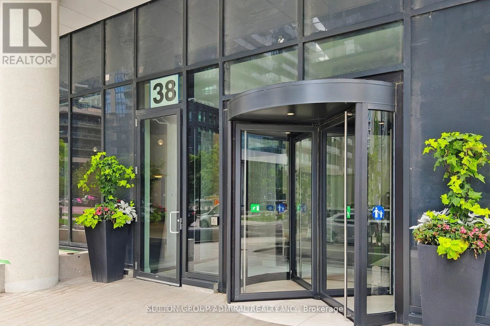 4506 - 38 ANNIE CRAIG DRIVE