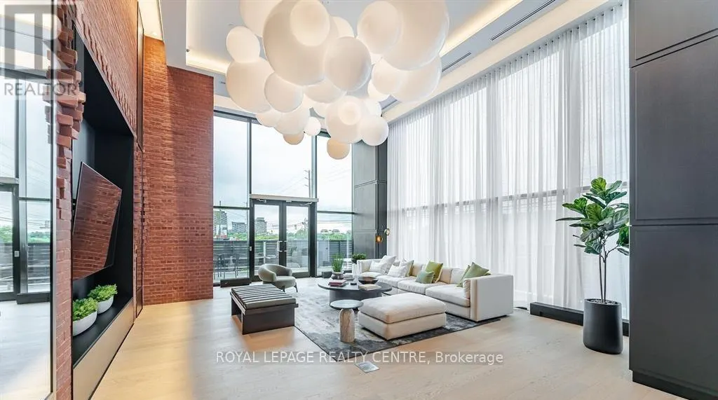 1401 - 3200 WILLIAM COLTSON AVENUE