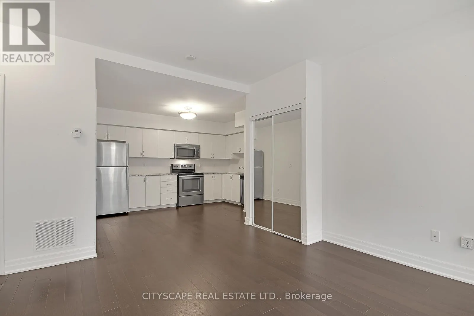 402 - 380 WALLACE AVENUE