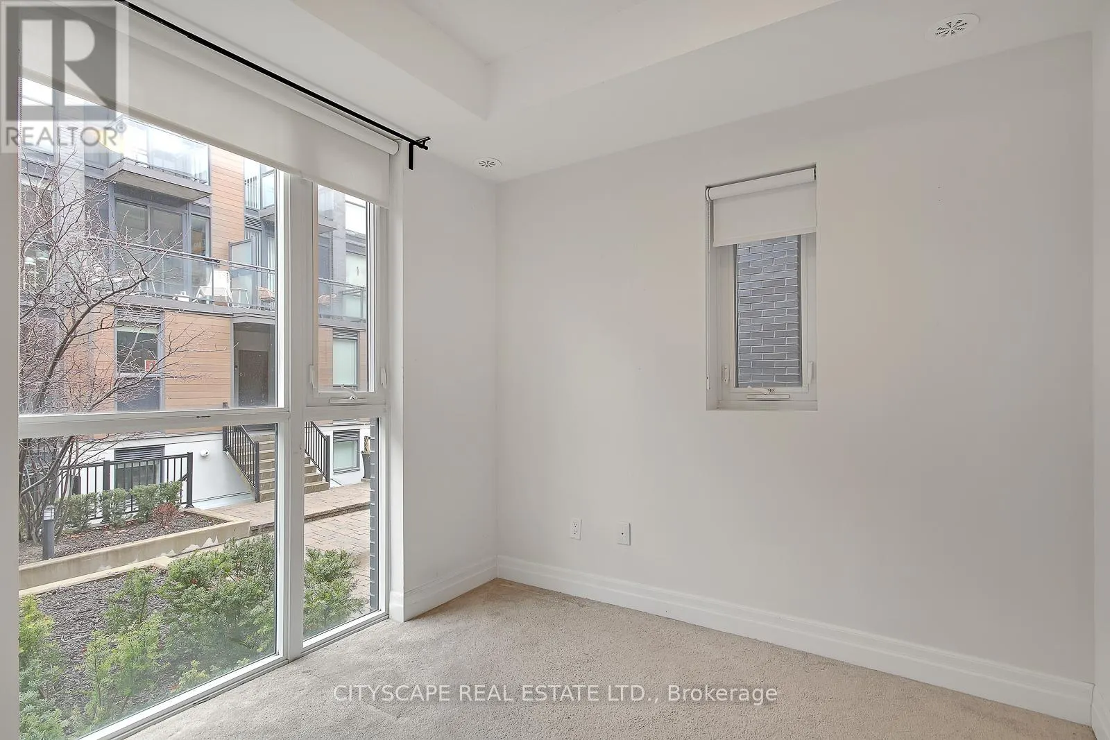 402 - 380 WALLACE AVENUE