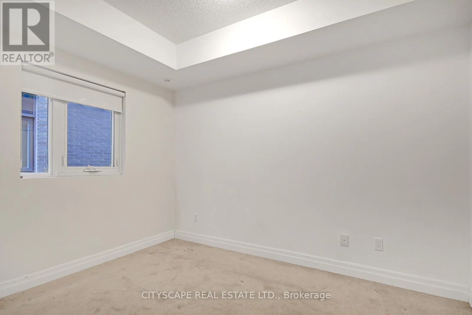 402 - 380 WALLACE AVENUE