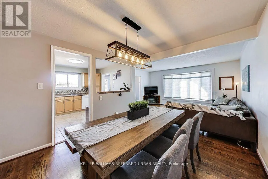 116 FALLINGDALE CRESCENT